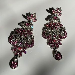 🌿 Pink and White Chandelier Earrings